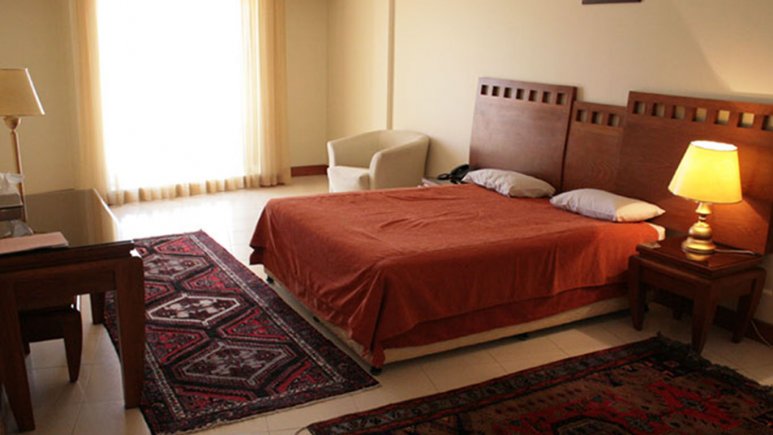 اتاق دو تخته دبل هتل بزرگ زنجان